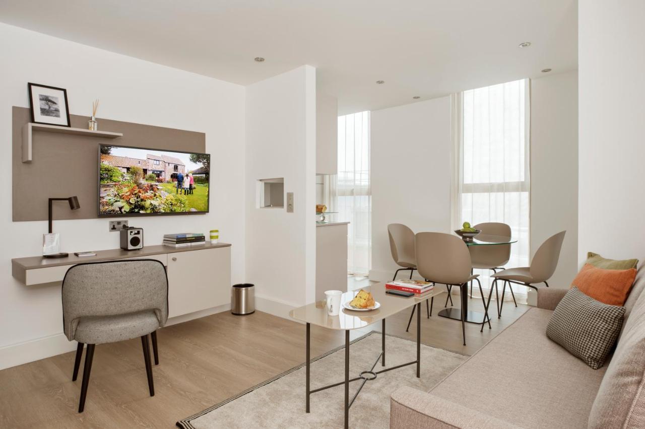 Executive Two Bedroom Apartment with Terrace,1499546833:JPEG